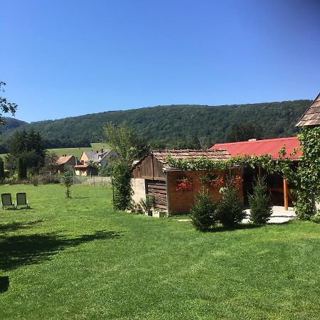 Liliom Vendeghaz Hotel Bakonybel Bagian luar foto