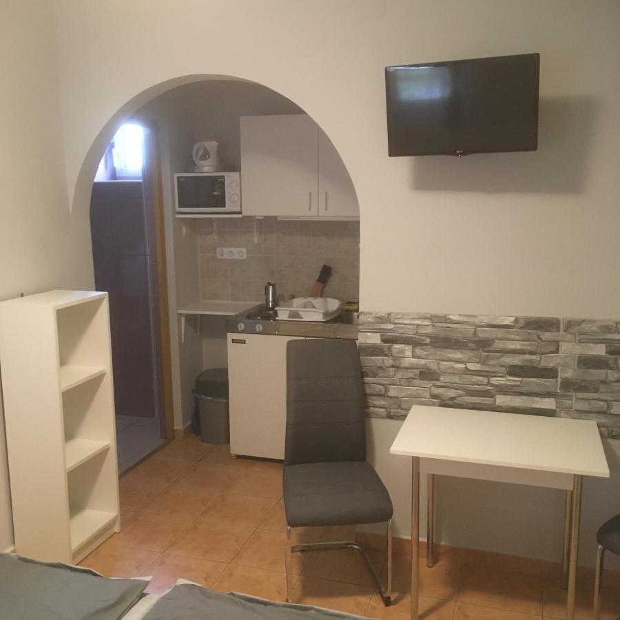 Liliom Vendeghaz Hotel Bakonybel Bagian luar foto